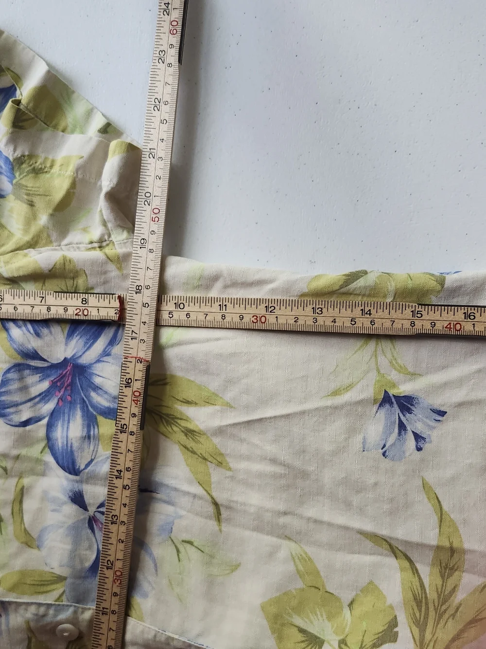 Vintage Pure Silk Light Green And Blue Floral Tropical Button Up Top Sz M